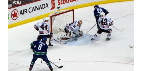 Thomas Vanek gjorde två gånger med Canucks 5-2 på Blackhawks