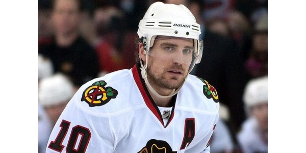 Sharp-poäng hjälper Blackhawks 5-2-takt Rangers