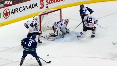 Thomas Vanek gjorde två gånger med Canucks 5-2 på Blackhawks