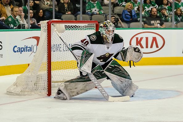 Devan Dubnyk led Wild 2-1 beat Blackhawks