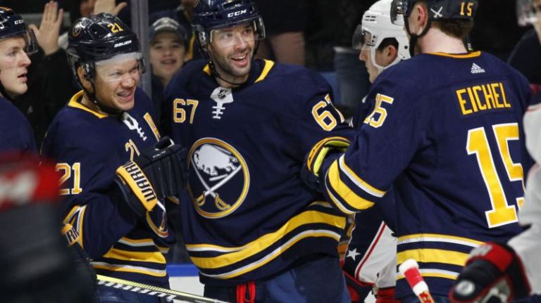 Okposo hjälper Sabers 3-1 beat Blue Jackets